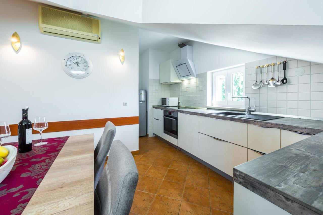 The Hillside Apartment *