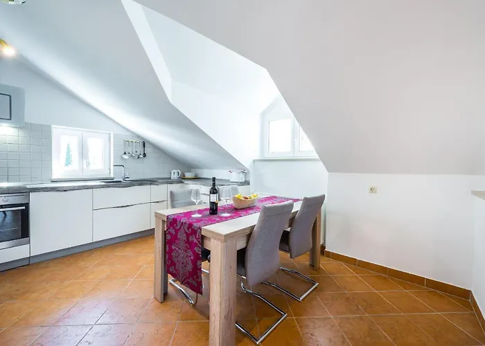 The Hillside Apartment
